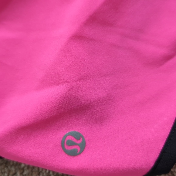 Lululemon size 8 hot pink shorts with black trim - Picture 4 of 8